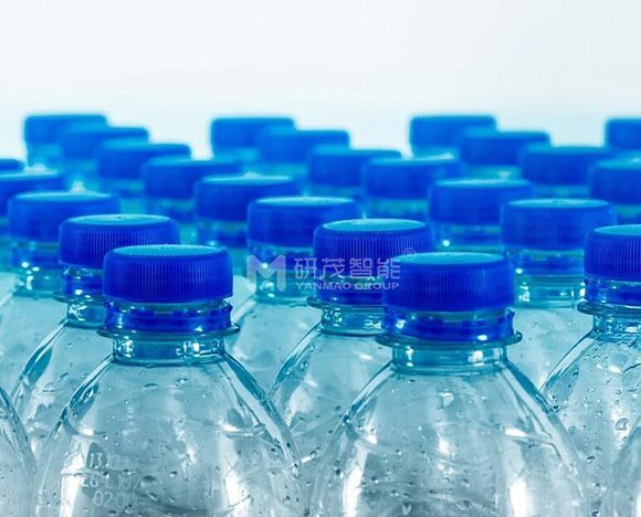 常見(jiàn)的裝箱機——塑料瓶裝箱機工作原理